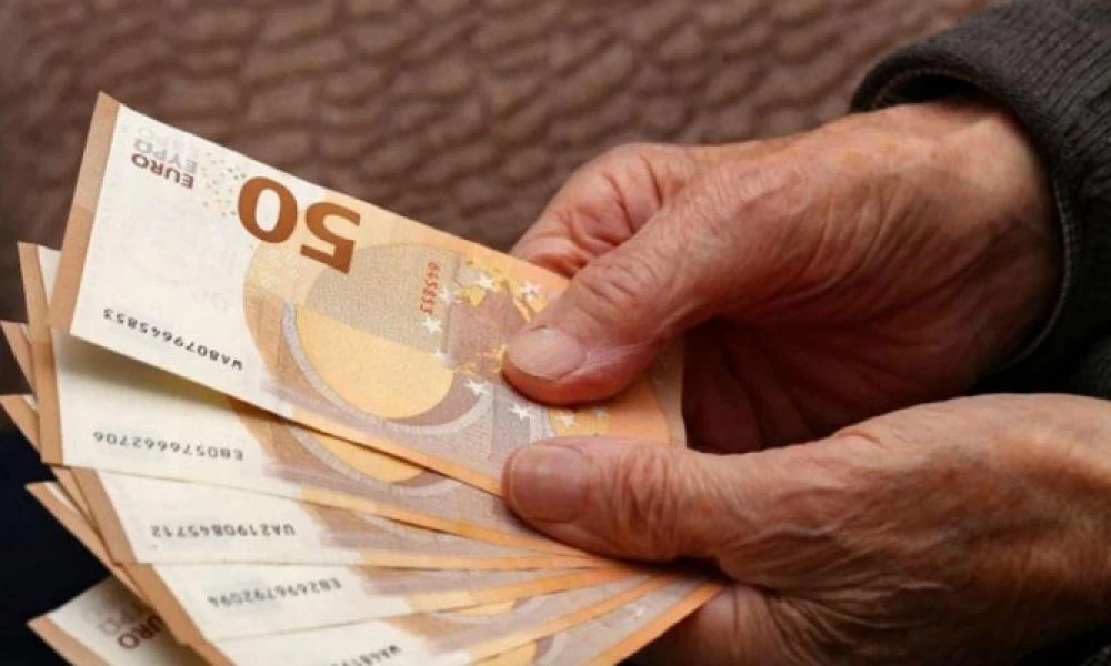 Πάνω από 143.000 παραμένει ο αριθμός των εκκρεμών συντάξεων